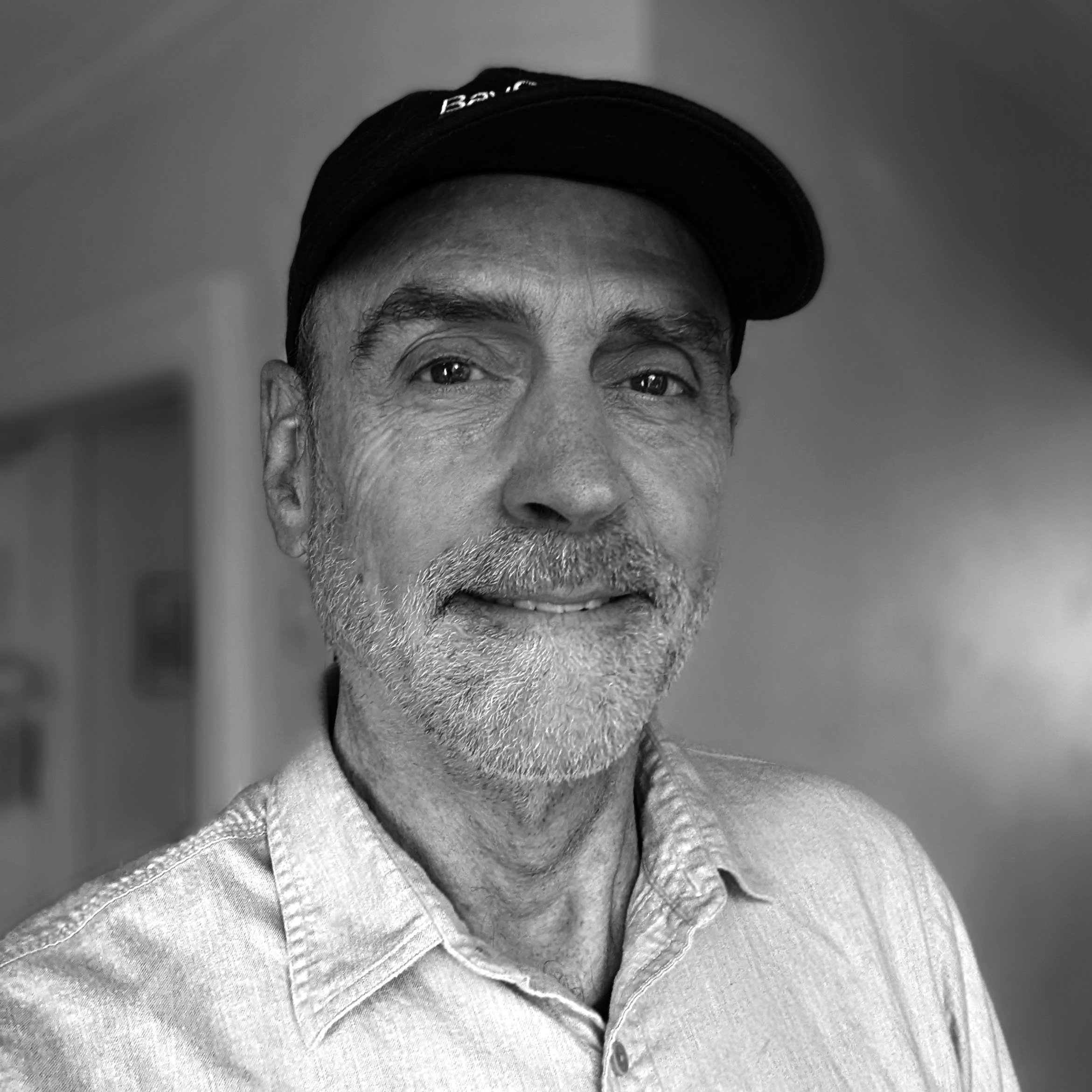 Arne Headshot color fall 2022 b_w alt (2)
